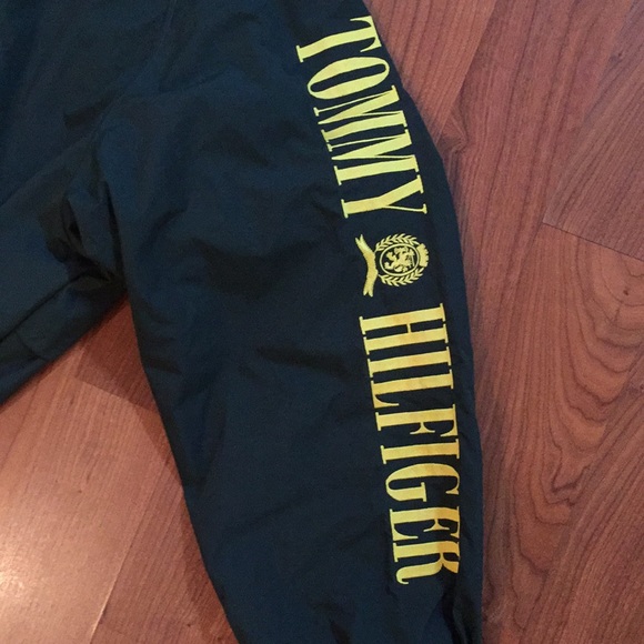 90s Tommy Hilfiger Logo Jacket 🔥Rare🔥price firm - Picture 5 of 8